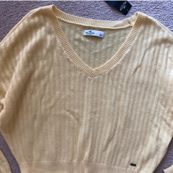 Hollister Yellow Textured VNeckLong Sleev Sweater - Picture 4 of 9
